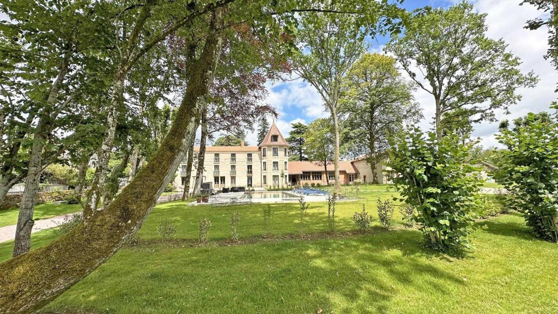ロシュシュアール Le Manoir Des Perrieres Bed & Breakfast エクステリア 写真
