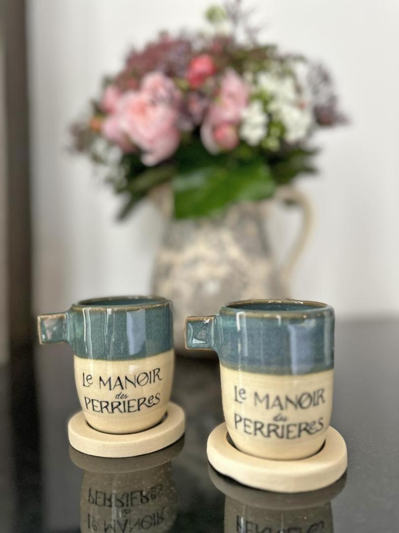 ロシュシュアール Le Manoir Des Perrieres Bed & Breakfast エクステリア 写真