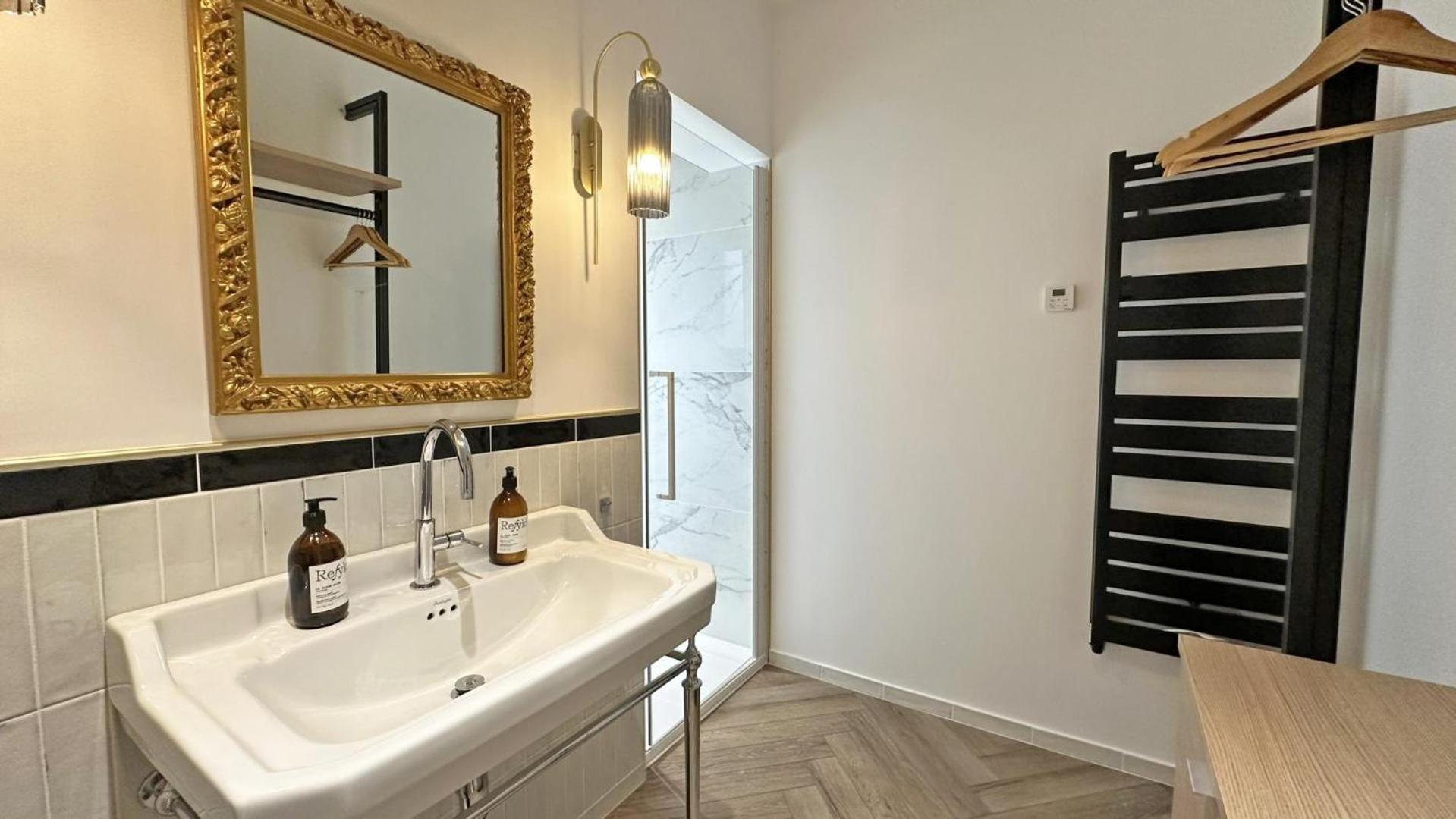 ロシュシュアール Le Manoir Des Perrieres Bed & Breakfast エクステリア 写真