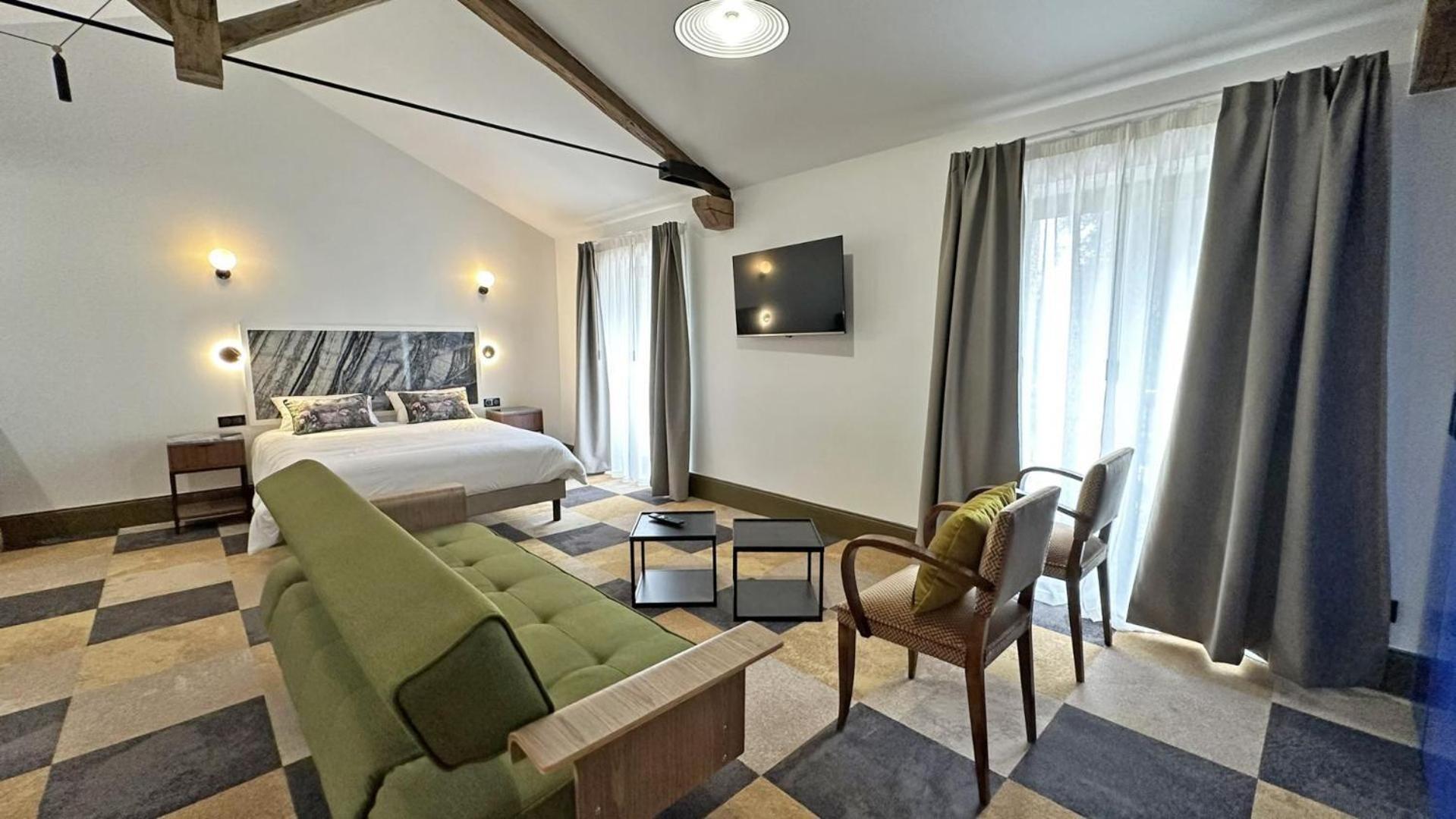 ロシュシュアール Le Manoir Des Perrieres Bed & Breakfast エクステリア 写真