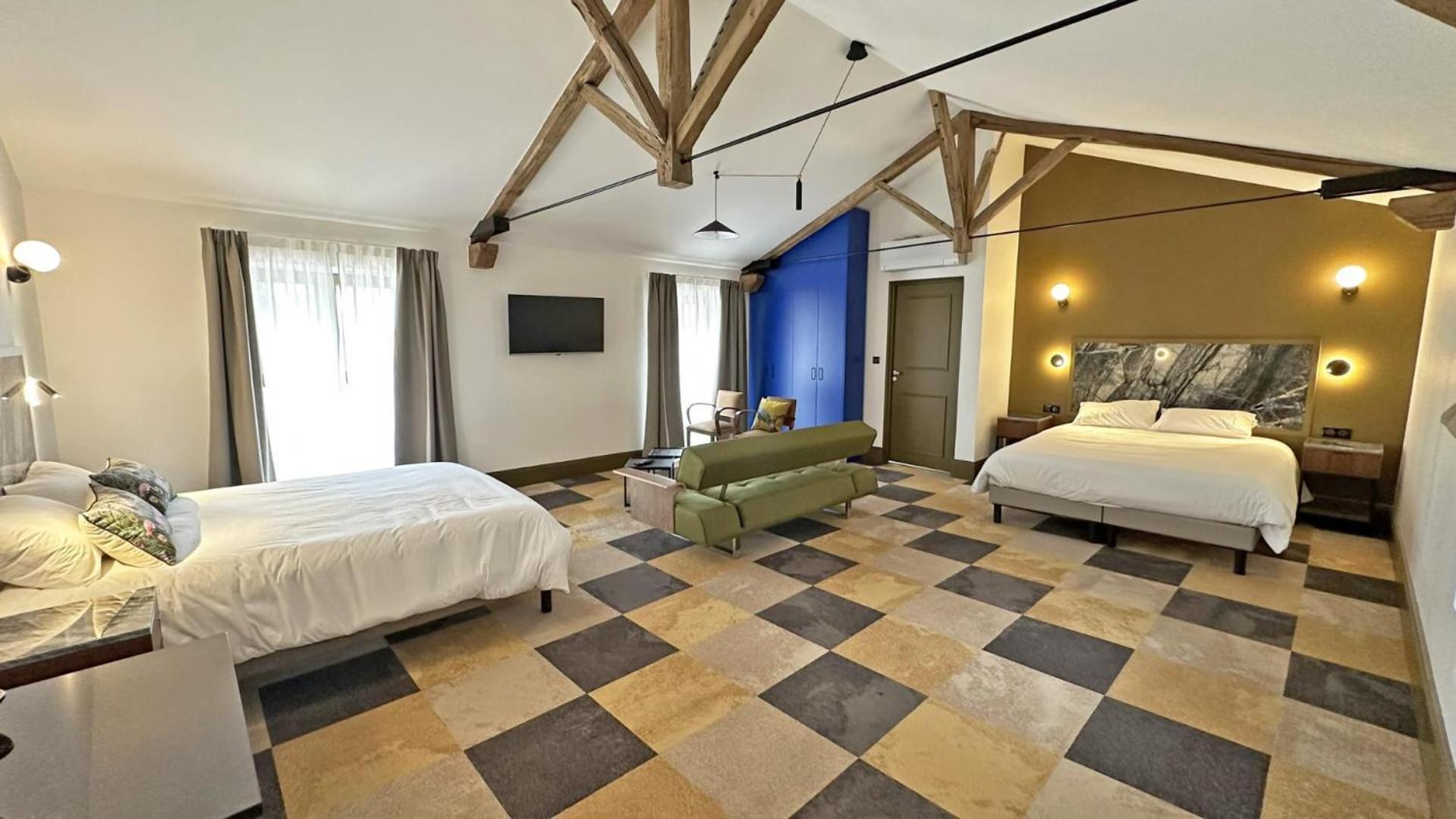 ロシュシュアール Le Manoir Des Perrieres Bed & Breakfast エクステリア 写真