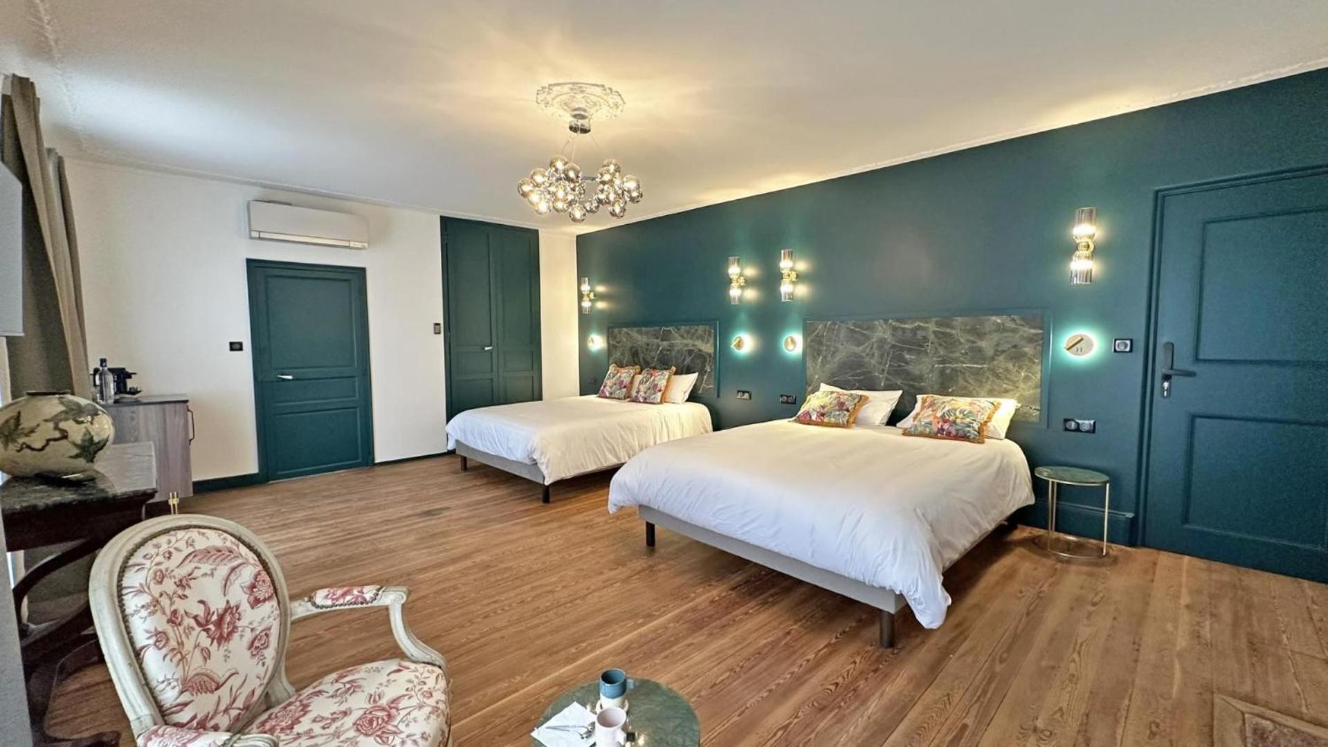 ロシュシュアール Le Manoir Des Perrieres Bed & Breakfast エクステリア 写真
