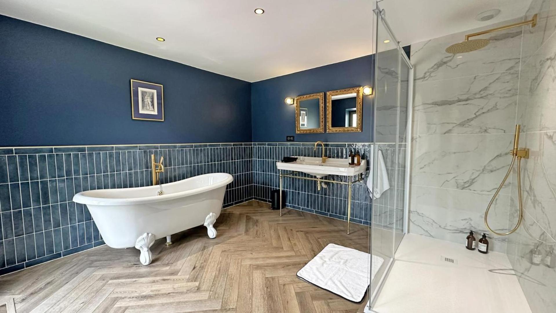 ロシュシュアール Le Manoir Des Perrieres Bed & Breakfast エクステリア 写真