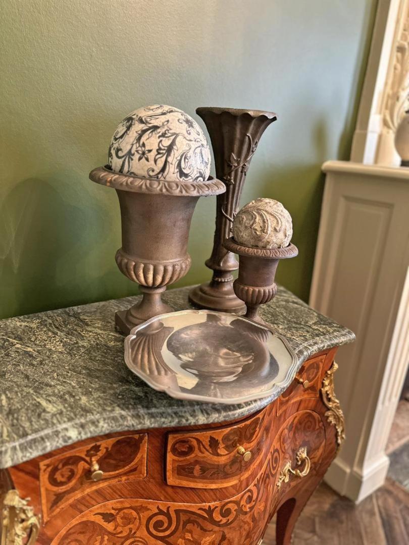 ロシュシュアール Le Manoir Des Perrieres Bed & Breakfast エクステリア 写真