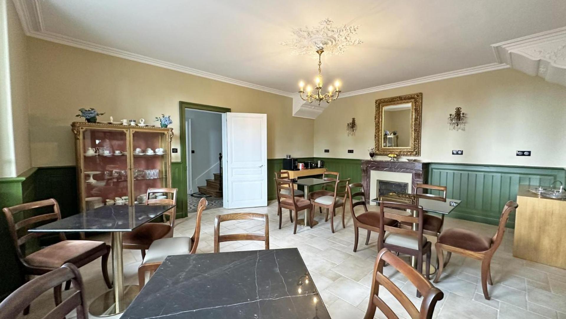 ロシュシュアール Le Manoir Des Perrieres Bed & Breakfast エクステリア 写真